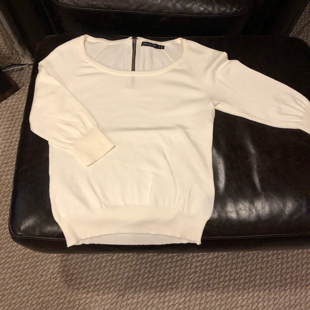The Limited xs thin sweater. Great condition
